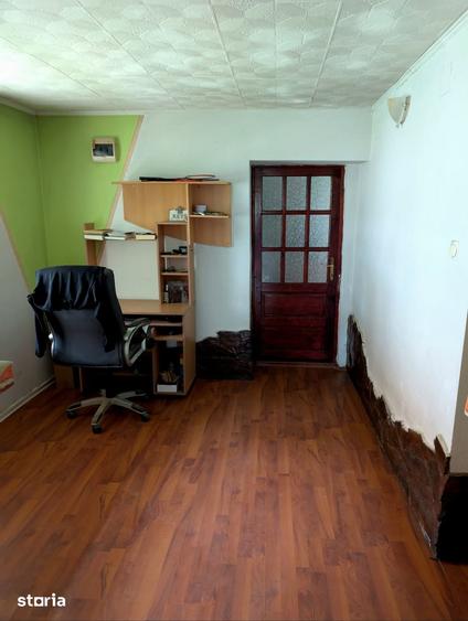 Casă cu 4 camere cu Teren 1098 Mp în Chișineu-Criș