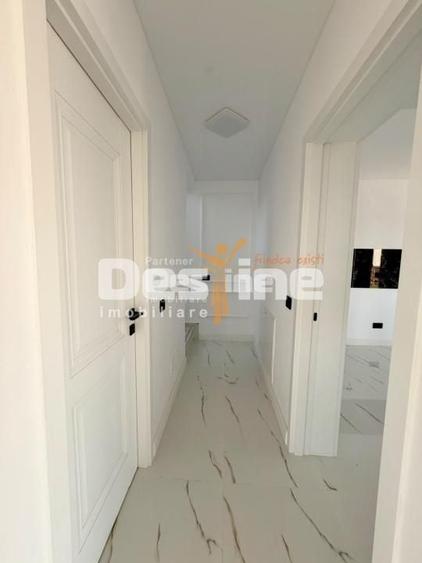 Duplex cu 4 camere cu Canalizare în Rediu