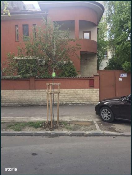 Casă cu 6 camere cu Teren 264 Mp în Cotroceni