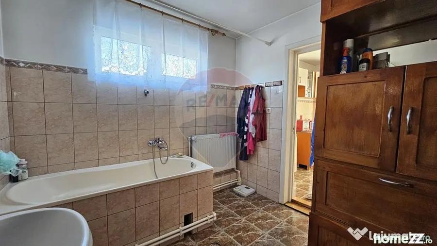 Casă cu 5 camere cu Teren 2078 Mp în Bogata