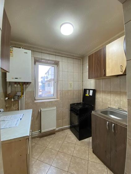 Apartament cu 2 camere semidecomandat în Micro 38