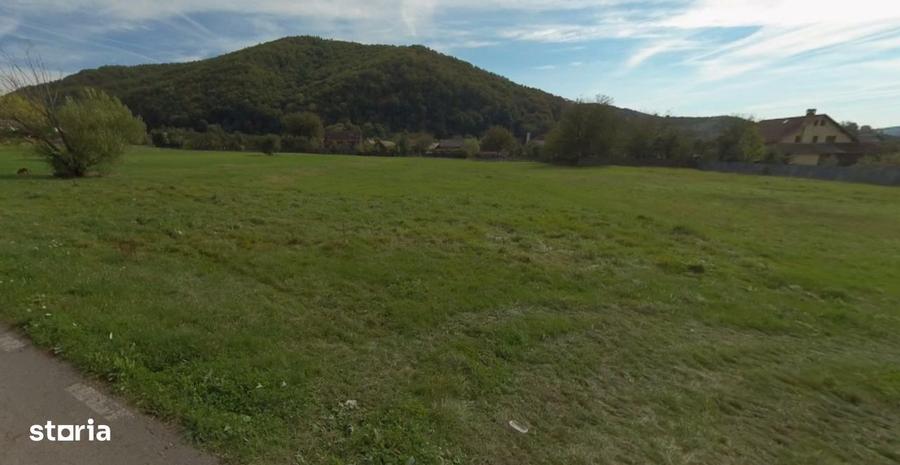 Teren de 4200 mp, în Praid