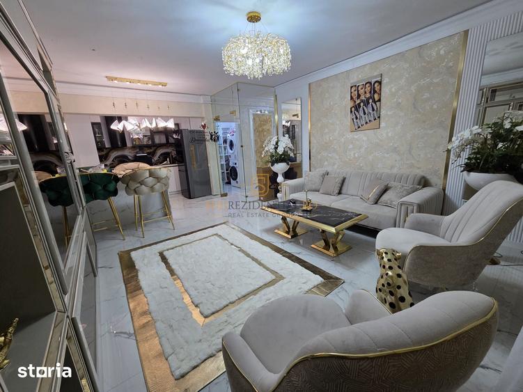 Apartament cu 4 camere decomandat în Metalurgiei