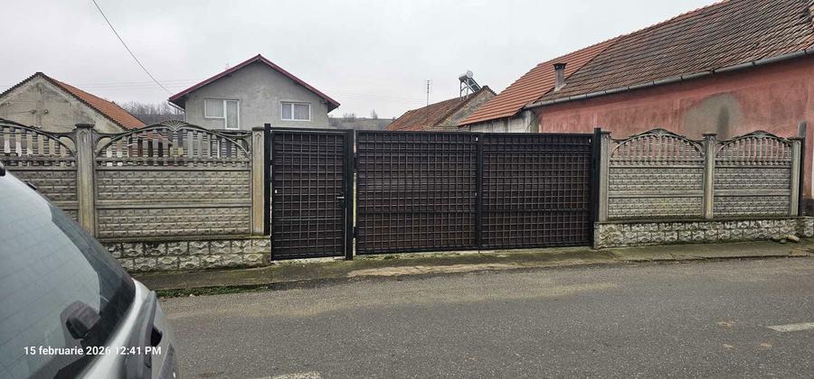 Casă cu 4 camere în Bărăștii Hațegului