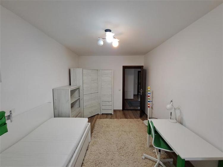 Duplex cu 6 camere cu Canalizare în Europa