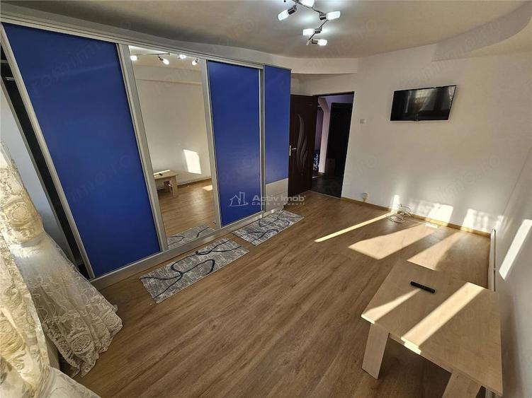Apartament cu 2 camere decomandat în Cuptoare (Reșița)