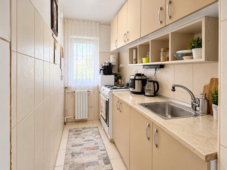Apartament cu 2 camere semidecomandat, mobilat în Tomis Nord