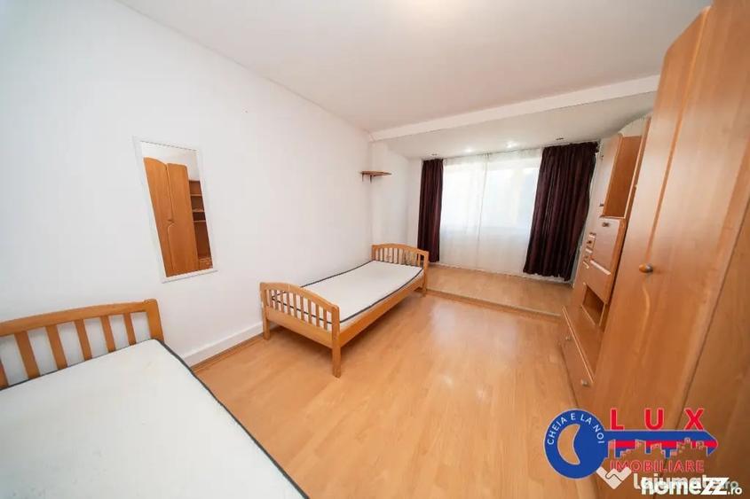 Apartament cu 3 camere decomandat în Babadag