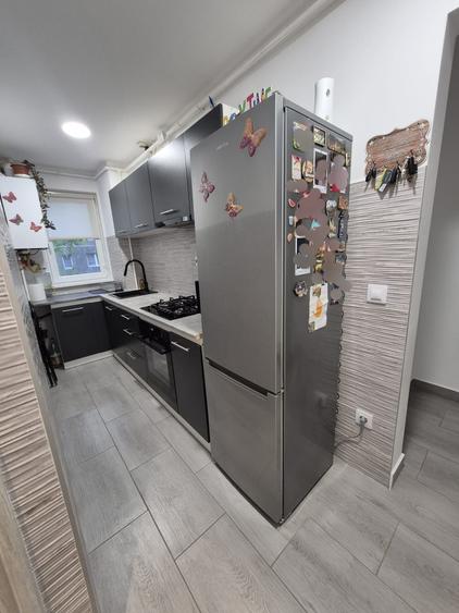 Apartament cu 3 camere semidecomandat în Central