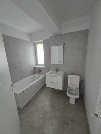 Apartament cu 3 camere decomandat în Gherăiești