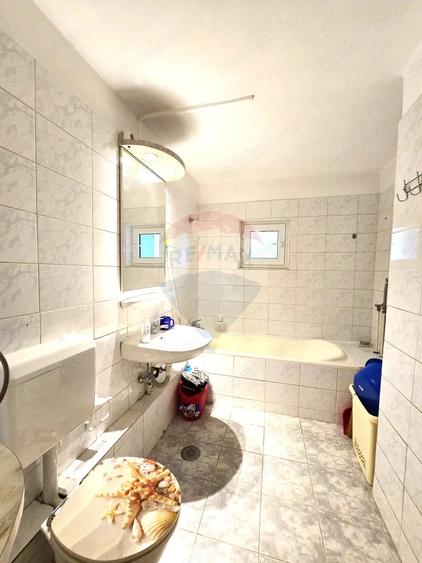 Apartament cu 4 camere decomandat în Ghermănești
