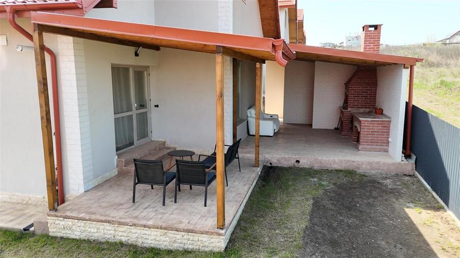 Casă individuală cu 4 camere cu Canalizare în Valea Lupului