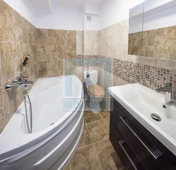 Apartament cu 3 camere decomandat, mobilat în Tractorul