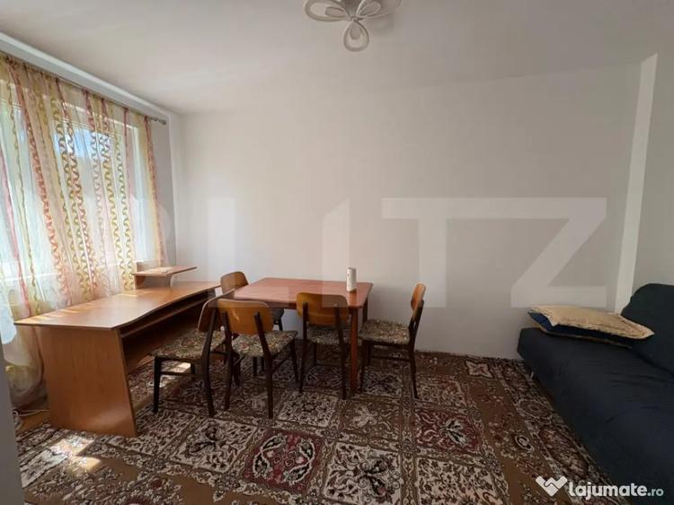 Apartament cu 4 camere decomandat în Central