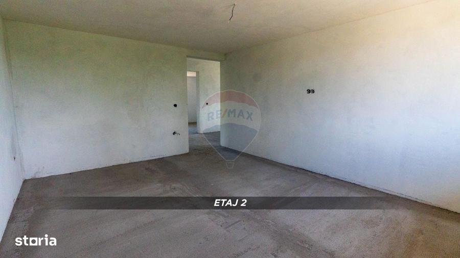 Casă cu 4 camere în Mireșu Mare