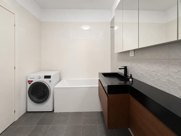 Apartament cu 3 camere semidecomandat în Floreasca