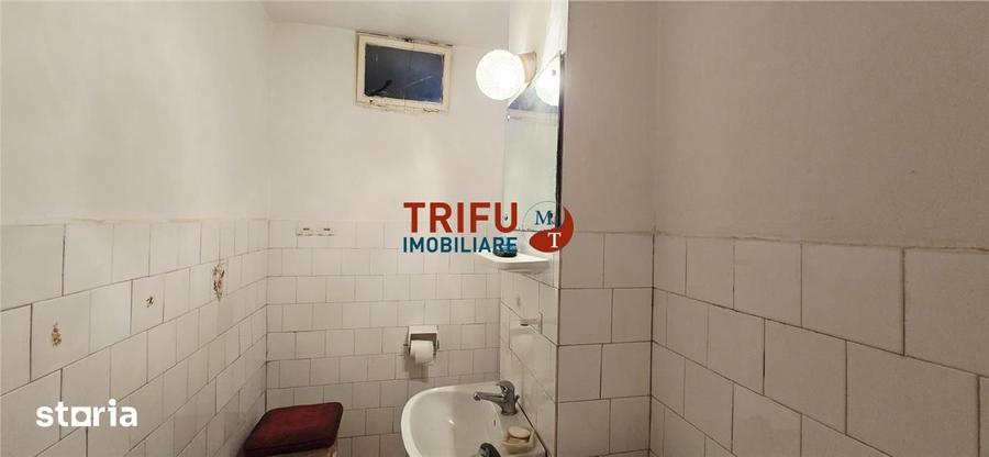 Apartament cu 3 camere decomandat în Cetate