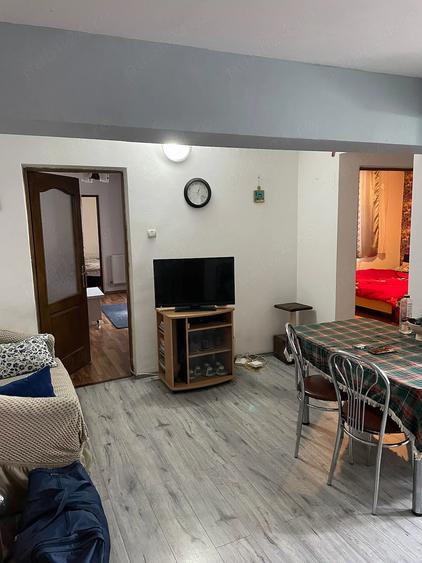 Apartament cu 3 camere semidecomandat în Central