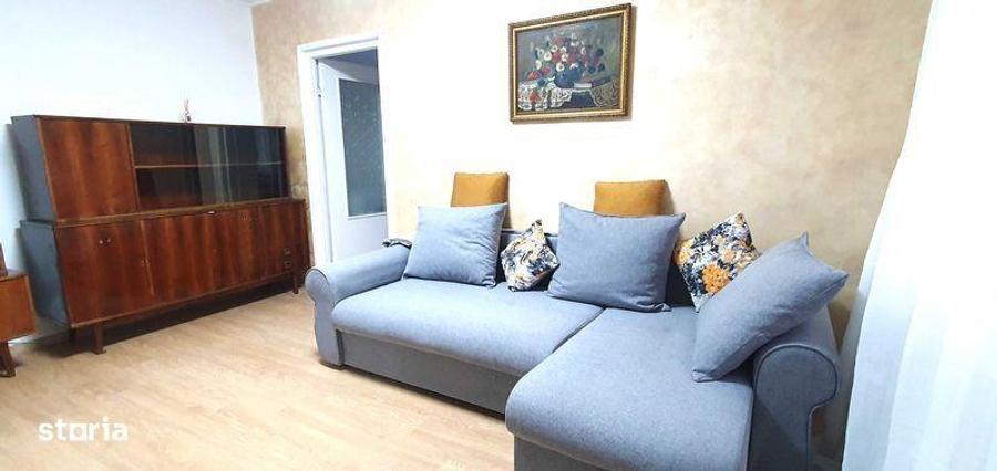 Apartament cu 3 camere semidecomandat în Florești