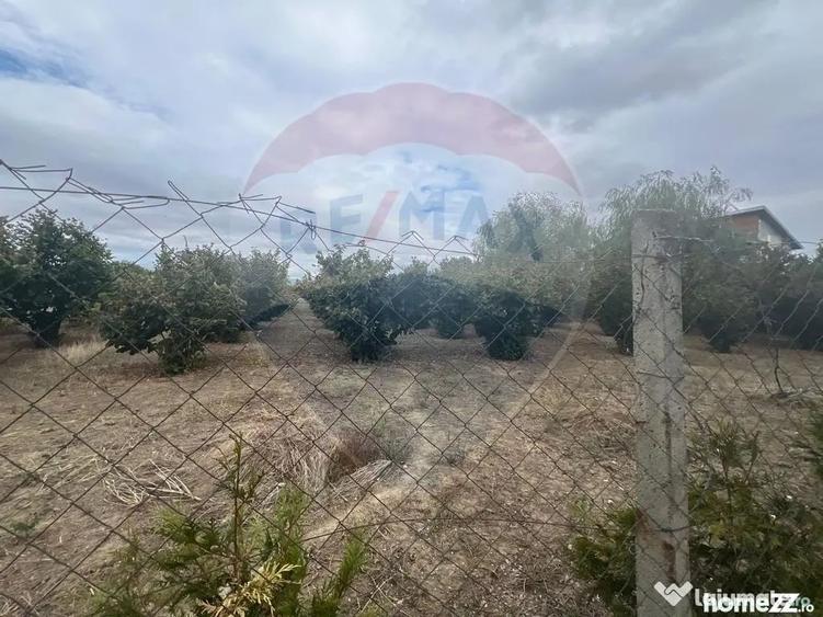Teren de 1300 mp, în Câmpineanca