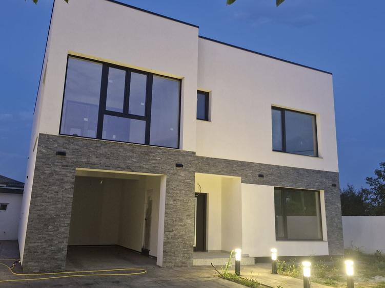 Casă cu 4 camere în Tunari