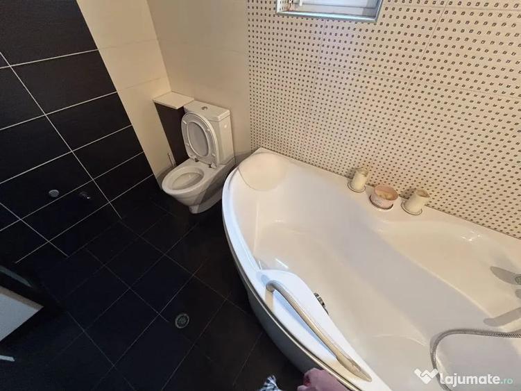 Apartament cu 3 camere decomandat în Tomis Nord