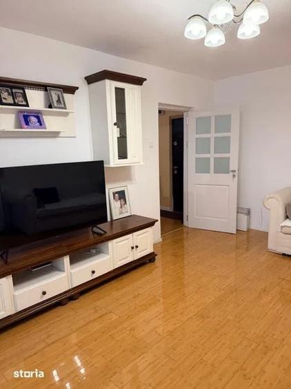 Apartament cu 3 camere decomandat în Dristor