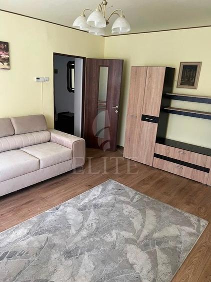 Apartament cu 3 camere semidecomandat în Grigorescu