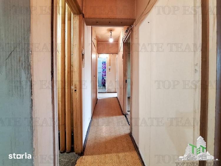 Apartament cu 4 camere decomandat în Colentina