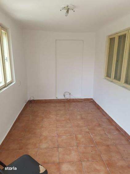 Casă cu 2 camere în Prundu