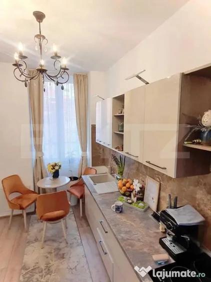 Apartament cu 4 camere semidecomandat în Central