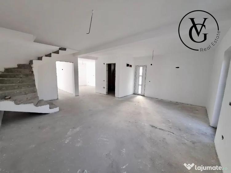 Casă cu 5 camere cu Teren 240 Mp în Valu lui Traian