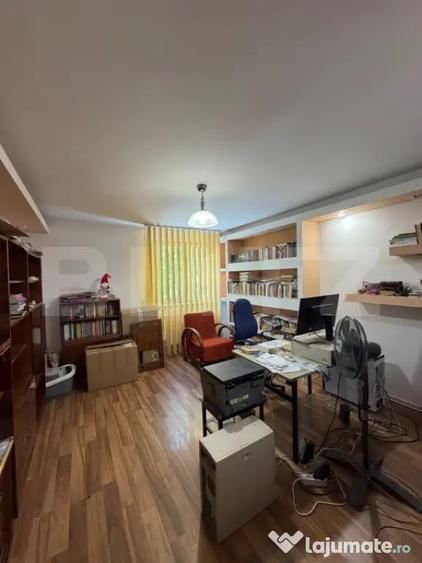 Apartament cu 4 camere decomandat în Rovinari