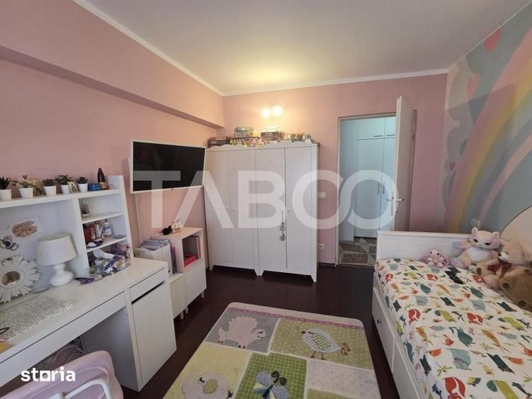 Apartament cu 3 camere decomandat în Central