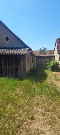 Casă cu 1 camere cu Teren 1000 Mp în Central