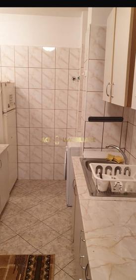 Apartament cu 3 camere decomandat, mobilat în Tineretului