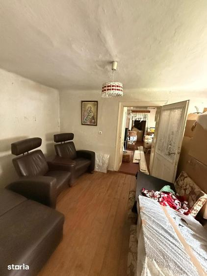 Casă cu 3 camere cu Teren 2093 Mp în Pianu