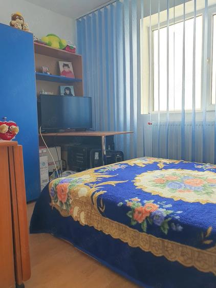 Apartament cu 3 camere decomandat în Ostroveni