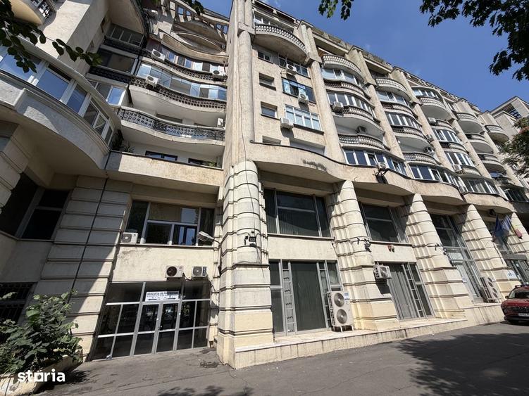 Apartament cu 4 camere în Unirii