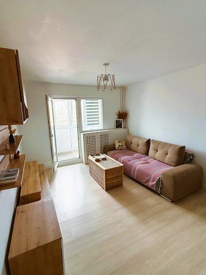 Apartament cu 2 camere decomandat, mobilat în Rovine