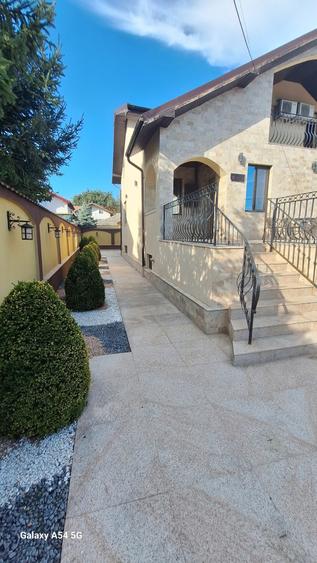 Casă cu 4 camere cu Garaj în Agigea