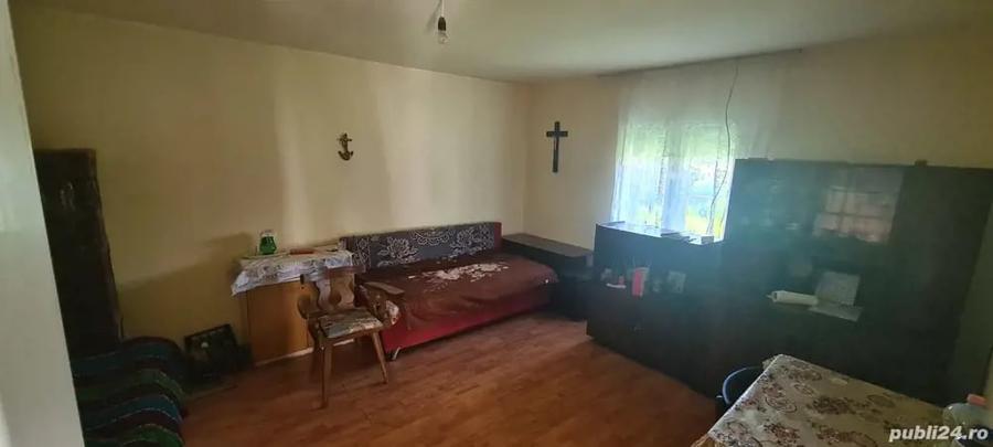 Casă cu 6 camere cu Teren 4200 Mp în Craiva