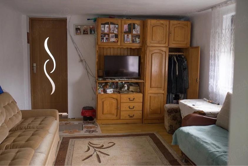Casă cu 3 camere cu Teren 1237 Mp în Lugașu de Jos