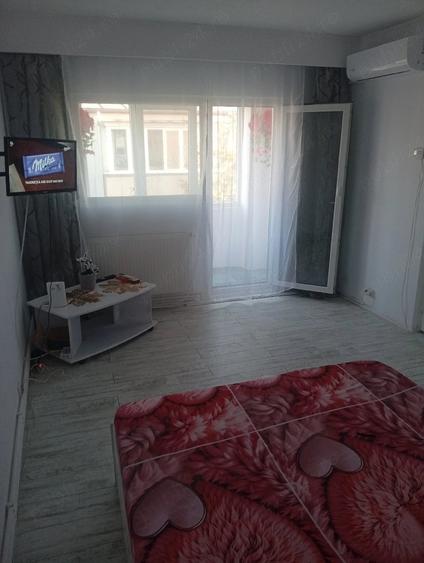 Garsonieră decomandată în Zamfirescu