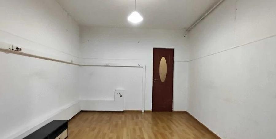 Casă cu 6 camere cu Teren 160 Mp în Dristor