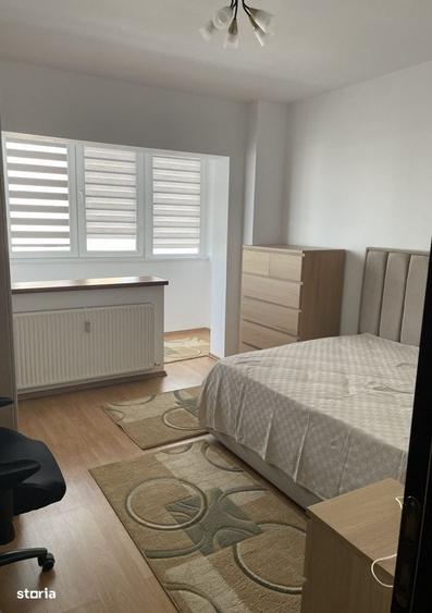Apartament cu 3 camere decomandat în Alexandru Obregia