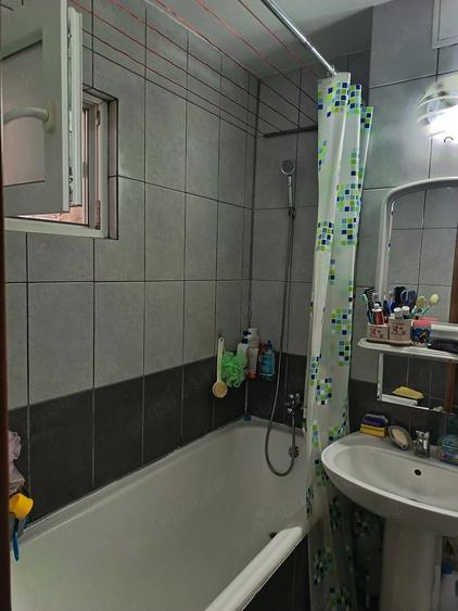 Apartament cu 2 camere decomandat, mobilat în Girocului