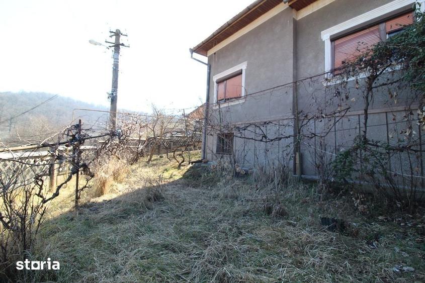 Casă cu 4 camere cu Teren 436 Mp în Hunedoara