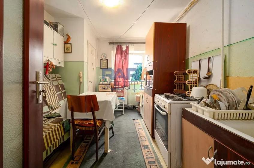 Apartament cu 3 camere decomandat în Central