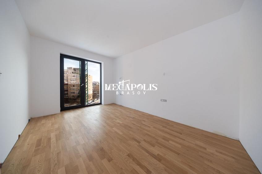 Apartament cu 3 camere decomandat în Răcădău